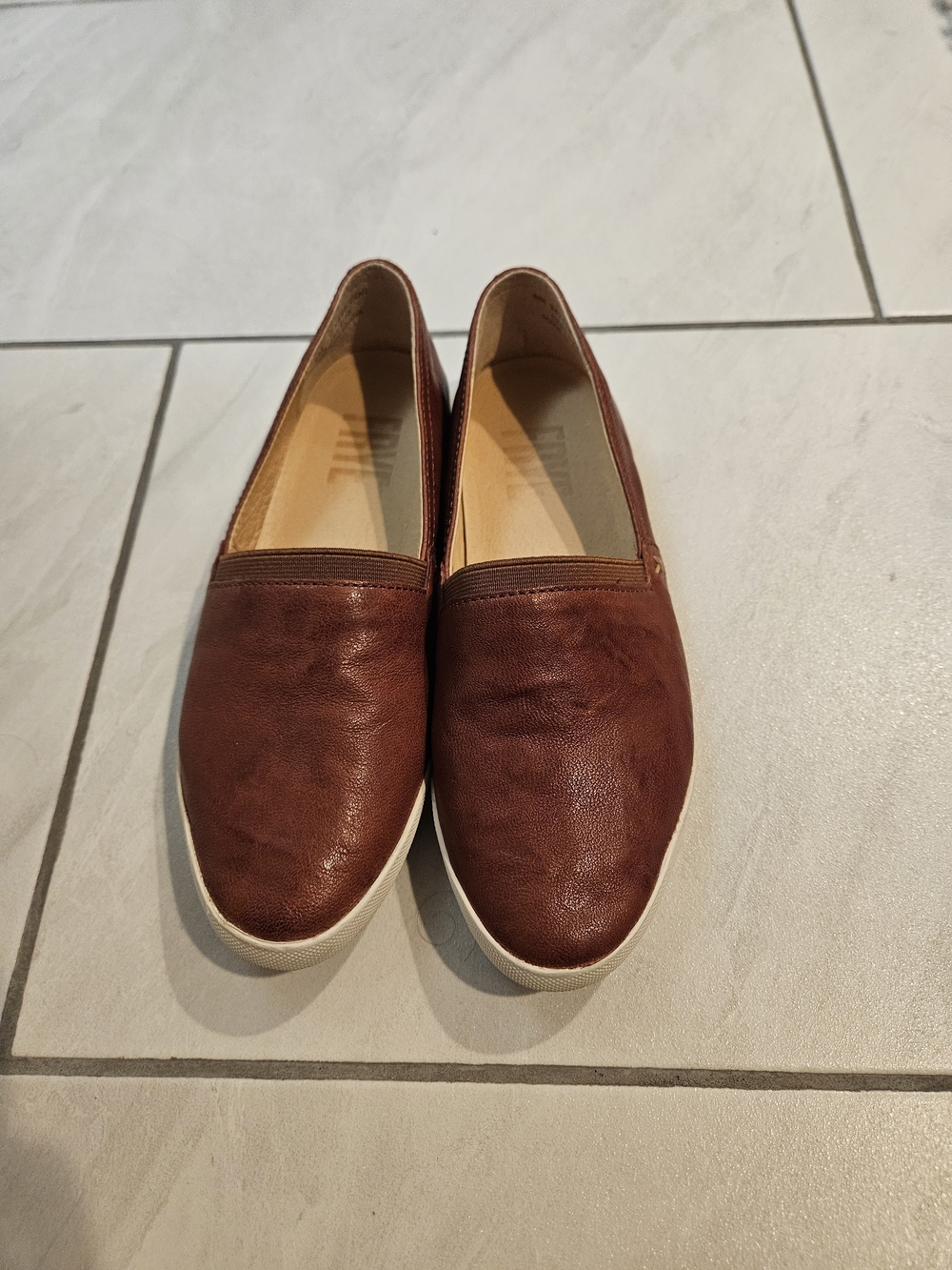 Women's Slip-On Casual Shoes in Brown